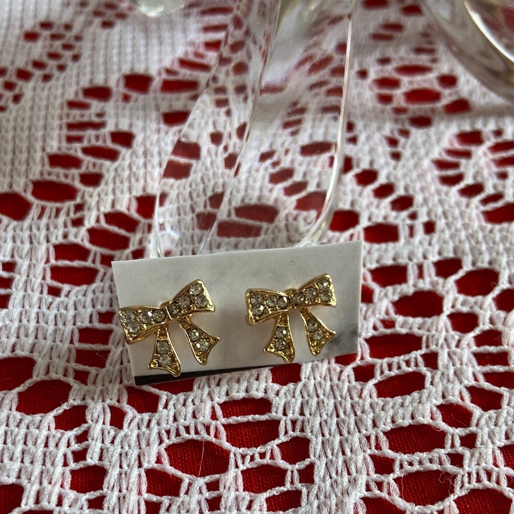Cute & Dainty Tiny Sparkly Bow Earrings
